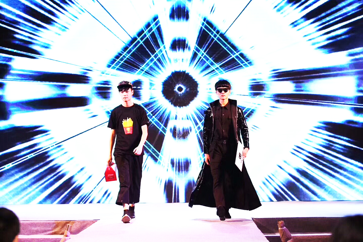 ���h���հ���