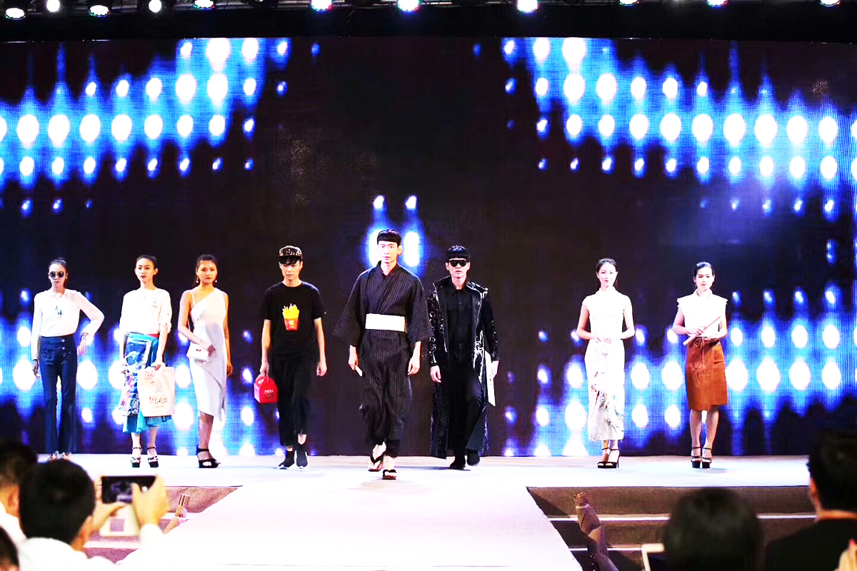 ���h���հ���