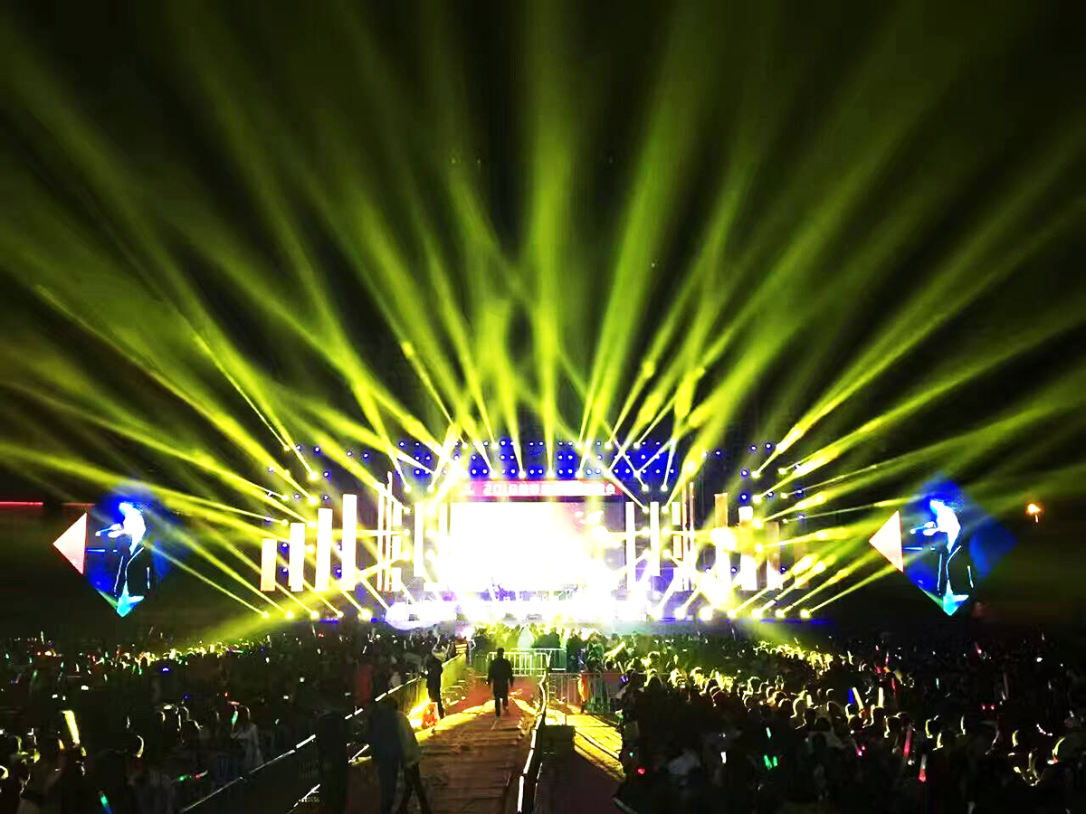 廣州演出公司提供的2016御景珺庭群星演唱會演出案例3