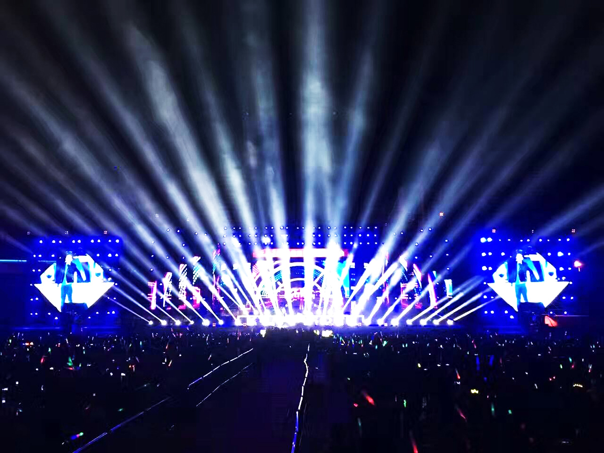 廣州演出公司提供的2016御景珺庭群星演唱會演出案例6