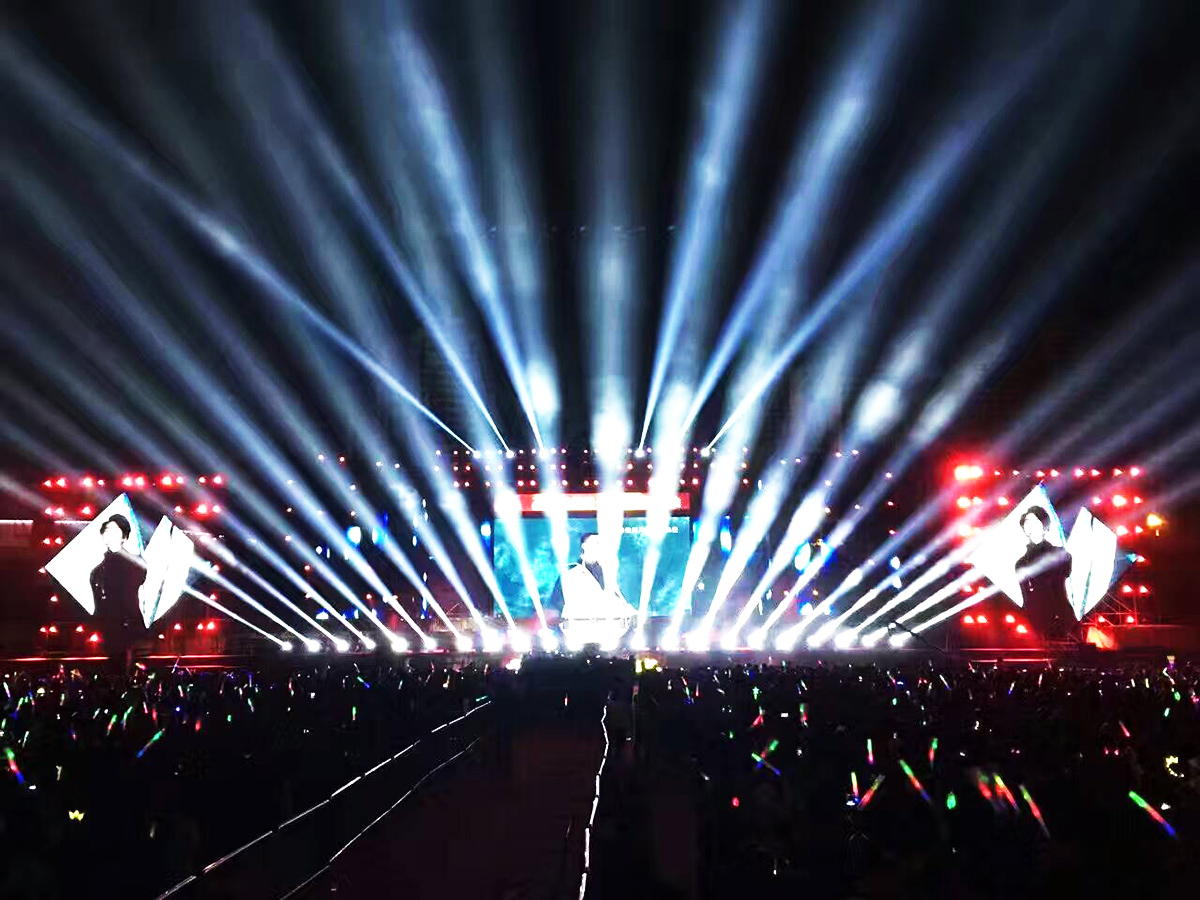 廣州演出公司提供的2016御景珺庭群星演唱會演出案例4